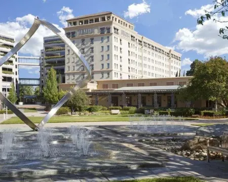 Juniper Hotel Cupertino, Curio Collection by Hilton Hotels in Cupertino