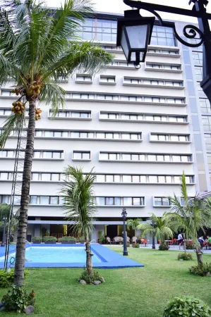 Hotel Cortez Отели рядом с достопримечательностью «Canal Isuto»