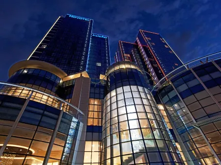 Novotel Abu Dhabi Gate Отели рядом с достопримечательностью «Яс»