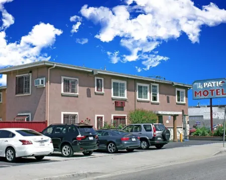 พาทิโอ โมเต็ล โรงแรมในกาดินา