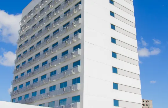 格拉瓦泰城際酒店