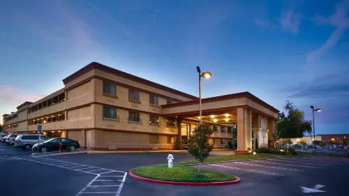 Best Western Plus Orchid Hotel  Suites Отели в г. Розвилл
