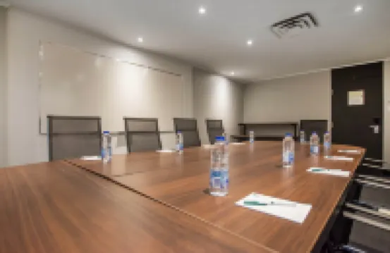 Spark by Hilton Montreal Brossard