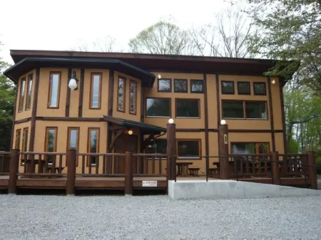 Resort Villa Shiozawasanso Karuizawa Отели рядом с достопримечательностью «旧軽井沢森ノ美術館»