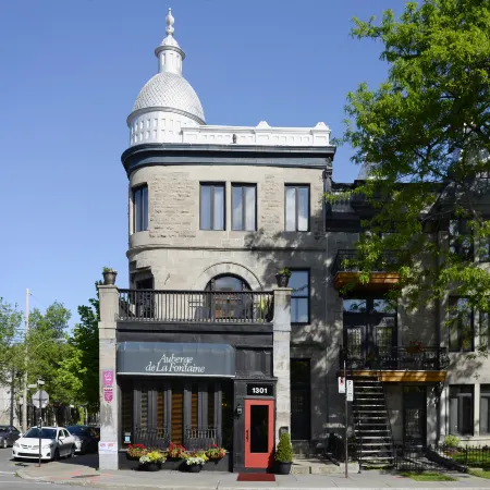 Auberge de La Fontaine Отели рядом с достопримечательностью «Олимпийский Стадион»