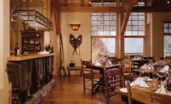 Cathedral Mountain Lodge