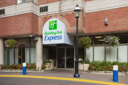 Holiday Inn Express TORONTO DOWNTOWN by IHG