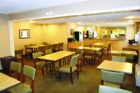 Baymont by Wyndham Columbia, MO - breakfast