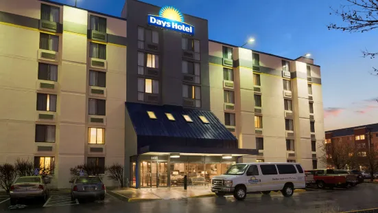 Days Hotel by Wyndham University Ave SE