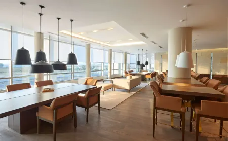 ANDAZ DELHI, BY HYATT Отели рядом со станцией Delhi Cantt