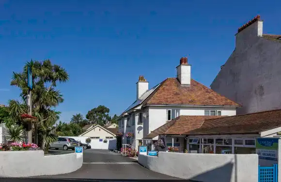 萊姆灣別墅酒店