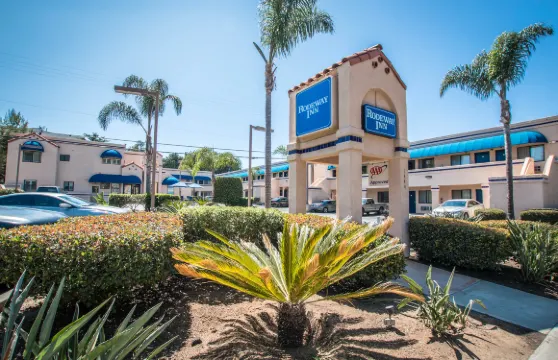 北恩西尼塔斯羅德威旅館