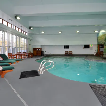 Lakeside Lodge and Suites