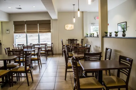 Sleep Inn & Suites Отели рядом с достопримечательностью «Парк Клаун»