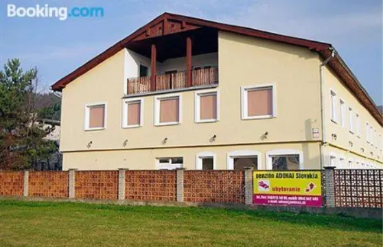 阿多納斯洛伐克旅館