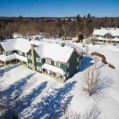 Le Baluchon Éco-villégiature Hotel Exterior