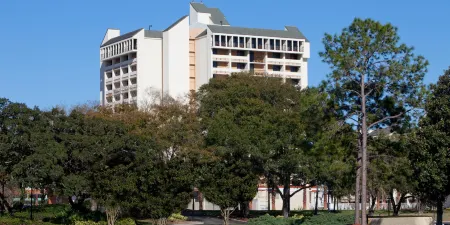 Holiday Inn Orlando – Disney Springs™ Area, an IHG Hotel Отели рядом с достопримечательностью «Characters in Flight»