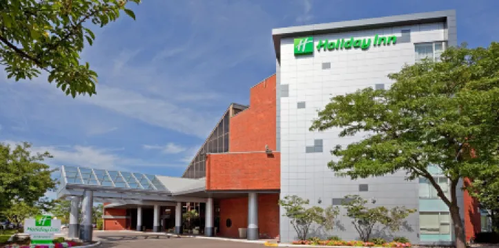 Holiday Inn OAKVILLE (CENTRE) by IHG