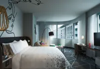 Renaissance Montreal Downtown Hotel