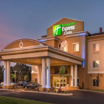 Holiday Inn Express & Suites RED BLUFF-SOUTH REDDING AREA by IHG