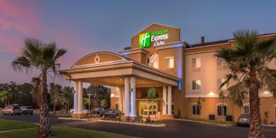 Holiday Inn Express & Suites Red Bluff-South Redding Area Hotels near Dog Island Park