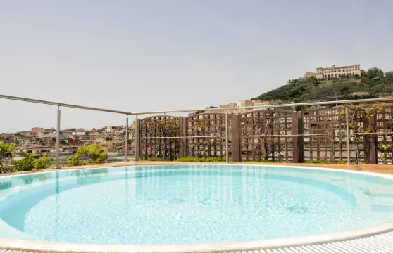 地中海那不勒斯萬麗酒店