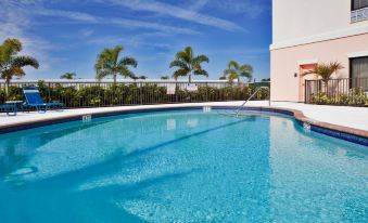 Holiday Inn Express & Suites Lake Okeechobee