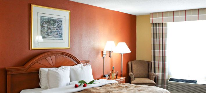 Quality Inn & Suites Cincinnati Sharonville Hoteles en Sharonville