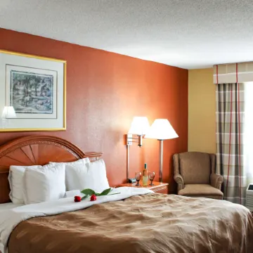 Quality Inn & Suites Cincinnati Sharonville
