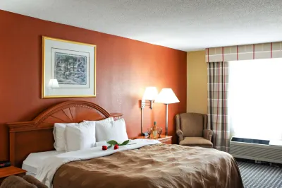 Quality Inn & Suites Cincinnati Sharonville Hotels in Sharonville
