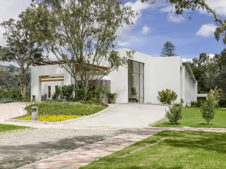 聖何塞德普姆波基多機場阿桑德連鎖飯店