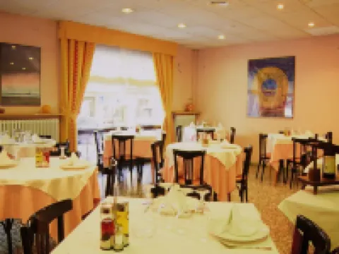 Yomo Petit Paris Hotels in Encamp