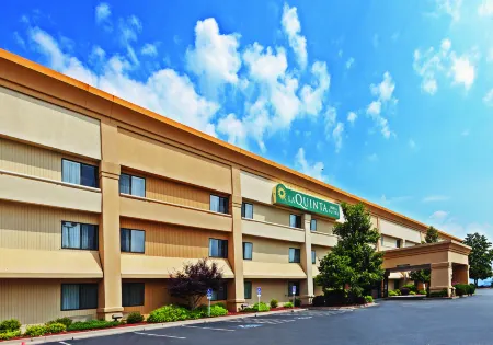 La Quinta Inn & Suites by Wyndham N Little Rock-McCain Mall