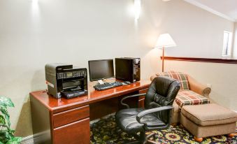 Quality Inn & Suites Near University