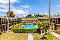 Rose Garden Inn - parking
