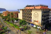 Hotel Reveron Plaza Hotels near Los Cristianos Market