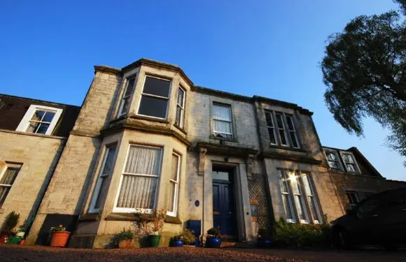 拉森屋 - 埃斯克班克賓館