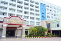 Grand Park Hotel Hotel in zona Wat Sawang Arom