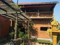 Baan Are Gong Riverside Homestay Hotels near Thung Makham Yong