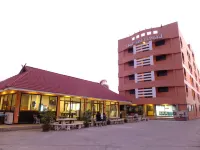 Lima Hotel Hoteles en Nakhon Luang