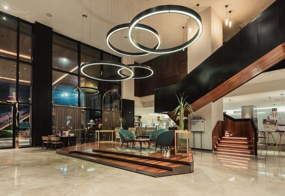 1. 웨일 호텔 이포..