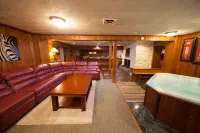 Log Cabin Lodge & Suites Hotel di Middlecreek Township