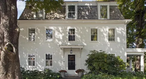 Old Manse Inn