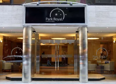 Park Royal City Buenos Aires Отели рядом с достопримечательностью «Isaac Fernández Blanco Museum of Hispanic»