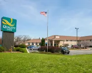 Quality Inn & Suites Woodstock Near Lake Geneva