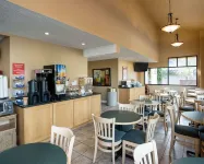 MorningGlory Inn & Suites - breakfast