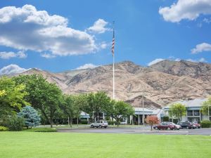 Quality Inn and Suites Conference Center Clarkston