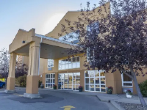 Comfort Inn & Suites Hotels in Moose Jaw