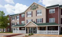 Country Inn & Suites by Radisson, Dubuque, IA Hotels near Blain's Farm & Fleet - Dubuque, Iowa