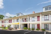 Super 8 by Wyndham Alexander City